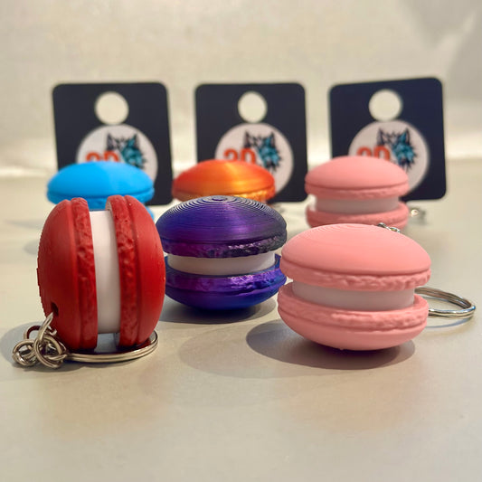 2 Stück - Macaron Clicker Schlüsselanhänger mit bunten Macarons