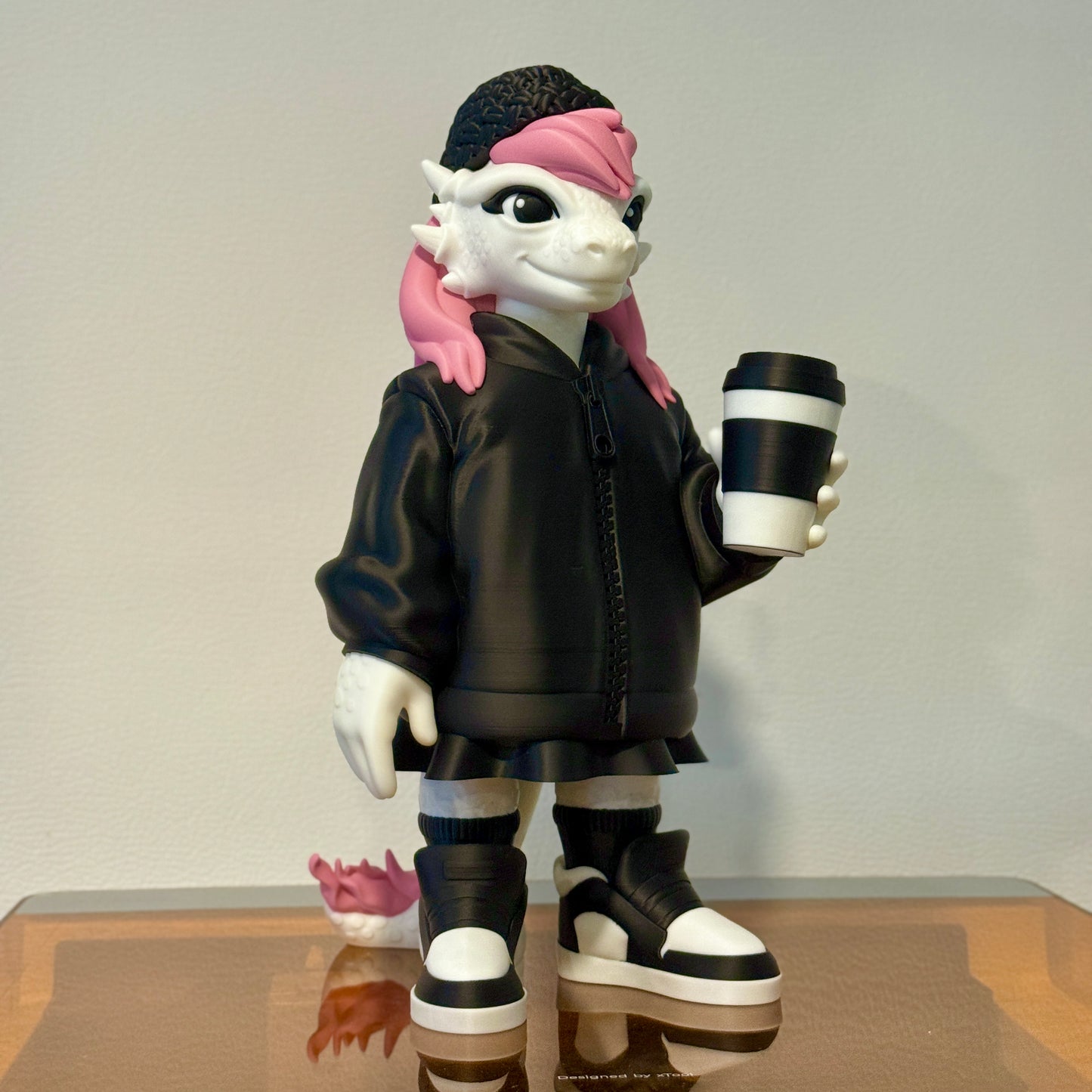 Lhukyveth "Lucy" – Fantastische 3D-Dekorationsfigur (ca. 45 cm groß)