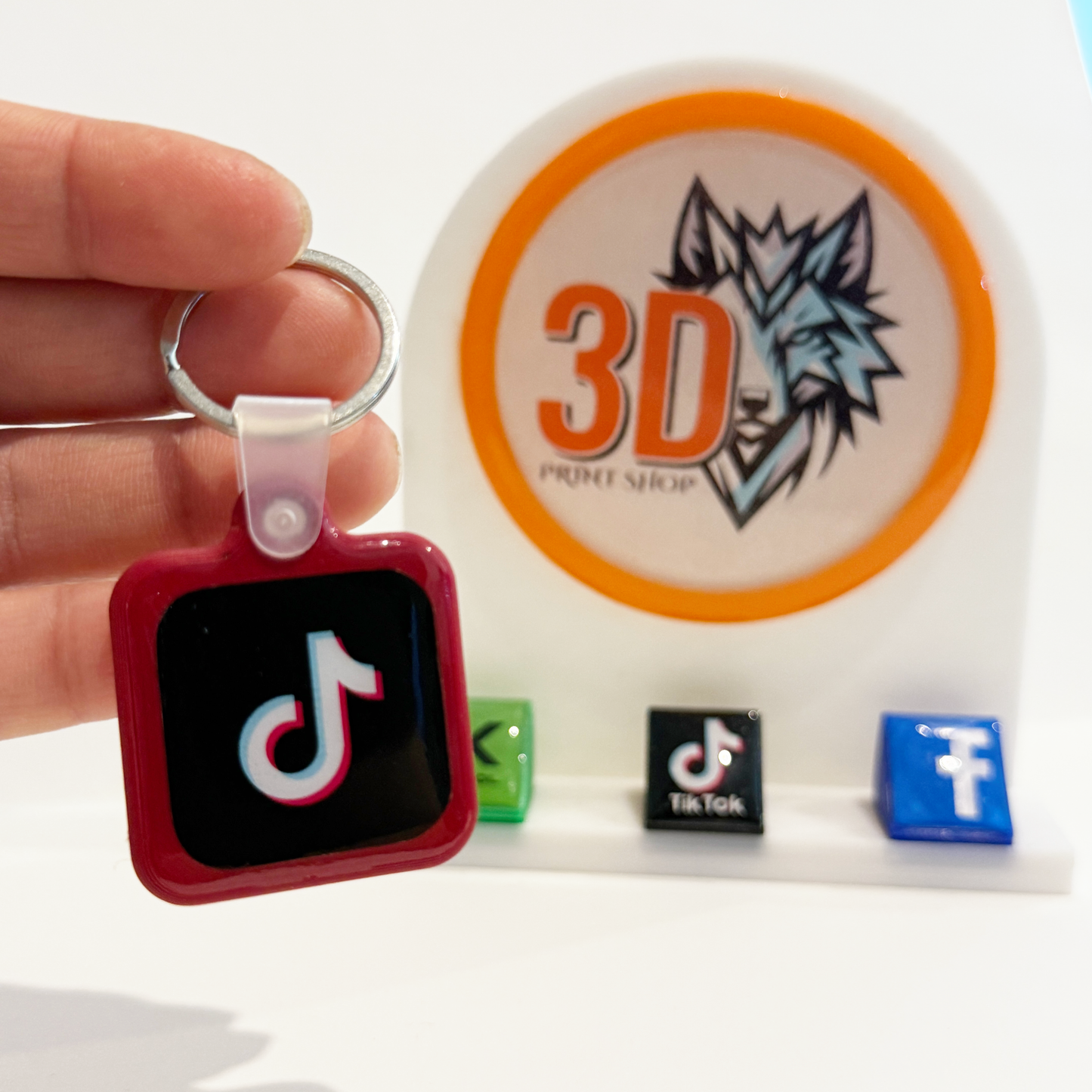 NFC Schlüsselanhänger – Dein digitaler Begleiter für Social Media & mehr!