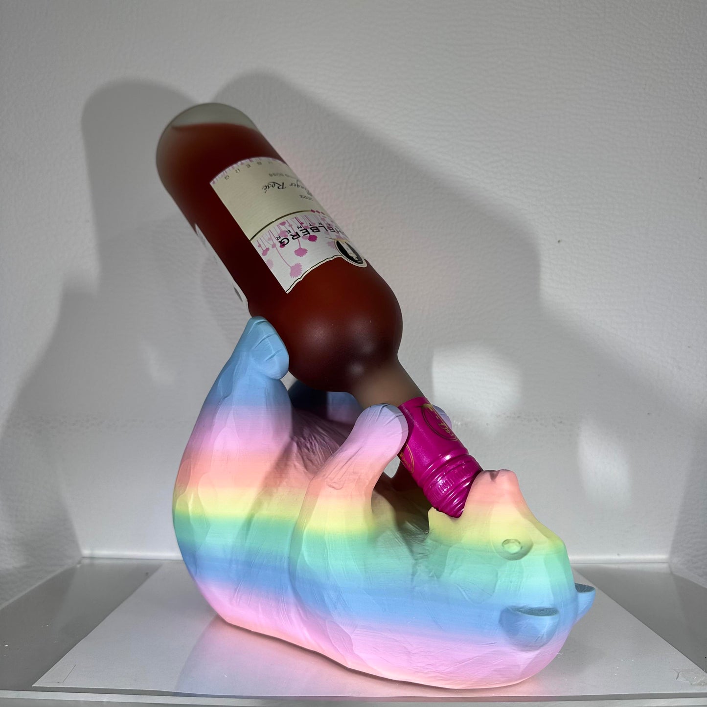 3D-Druck Bär Weinhalter – dekorativer aus PLA / PETG in Regenbogenfarben für Weinflaschen