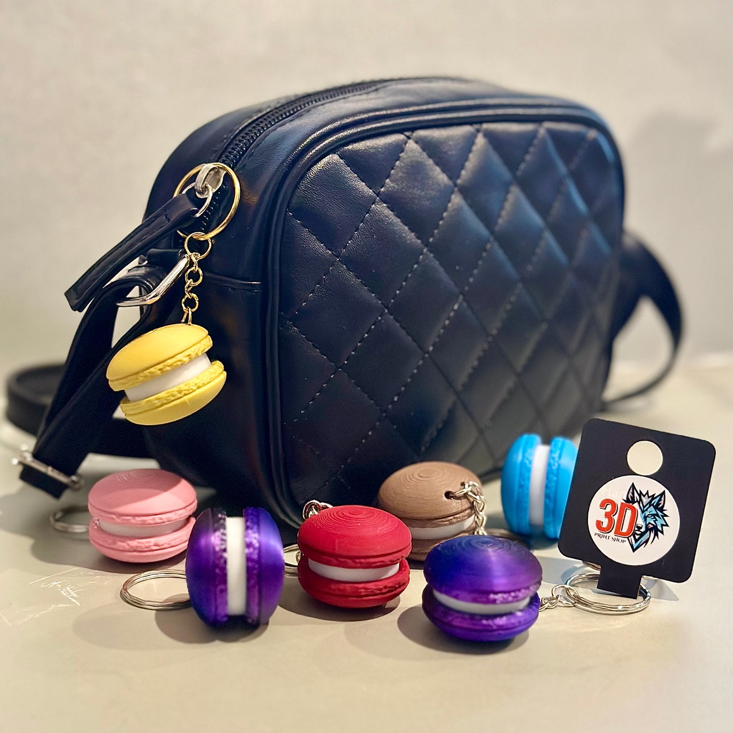 2 Stück - Macaron Clicker Schlüsselanhänger mit bunten Macarons