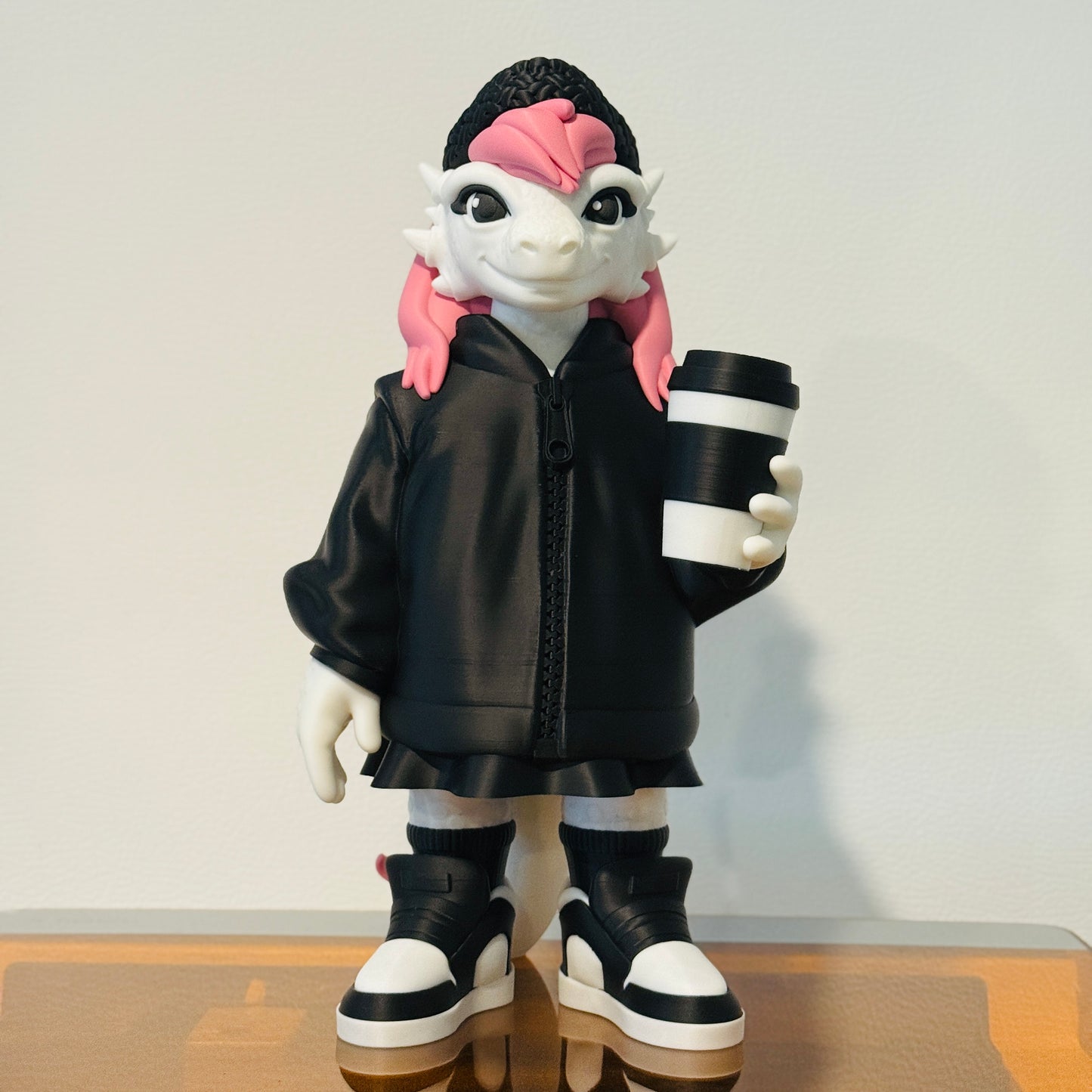 Lhukyveth "Lucy" – Fantastische 3D-Dekorationsfigur (ca. 45 cm groß)